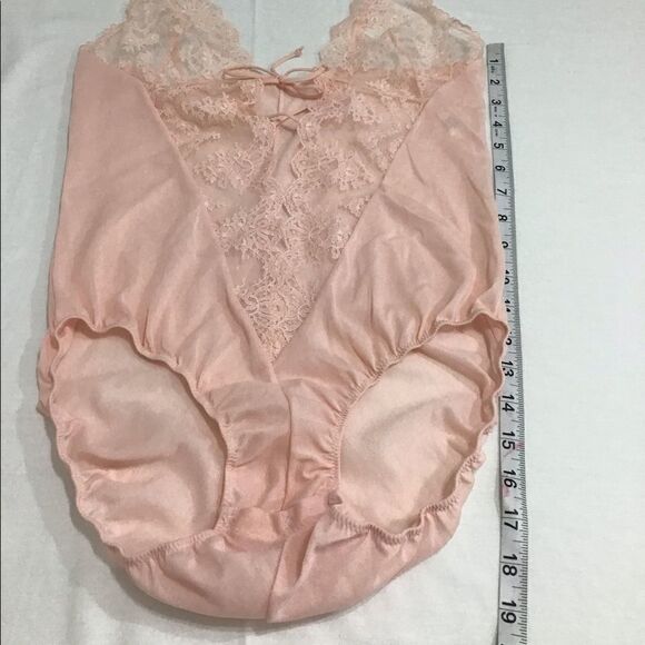 Formfit Rogers Vintage Baby Pink Bodysuit Mushroom Style Size 34/12 - Picture 12 of 14